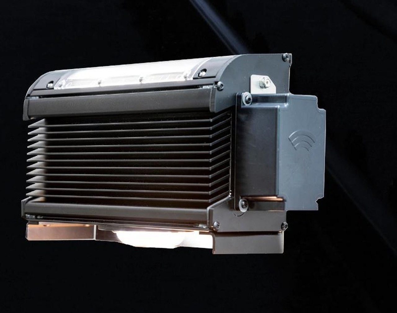 MTLx tunnel light fixture — extruded aluminum housing with integral uplight and quick-release mounting bracket